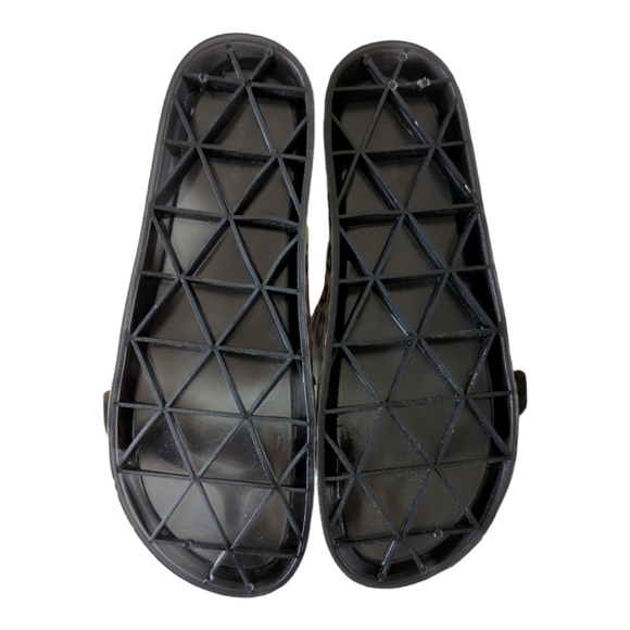 NWT Chatties Leopard Print Sandals - Picture 4 of 10